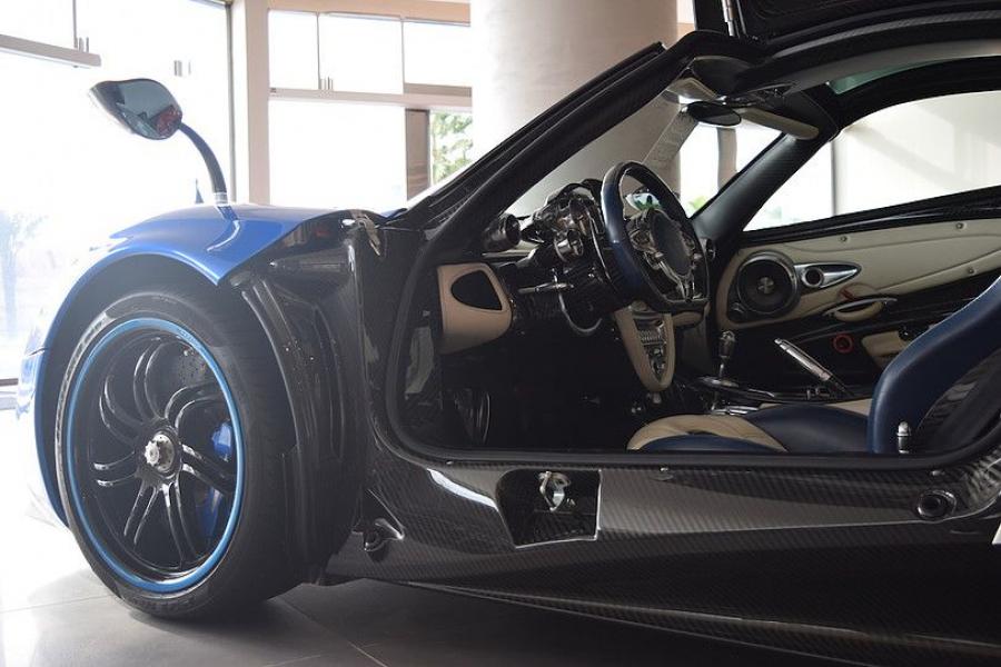  Pagani Huayra (001) 2013 года  (фото 9 из 13)